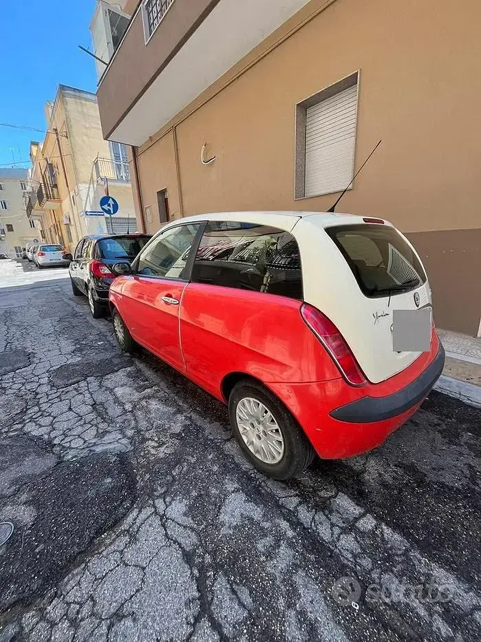 Usata Lancia Ypsilon 69 CV (50 kW) 2006 Arancione Utilitaria