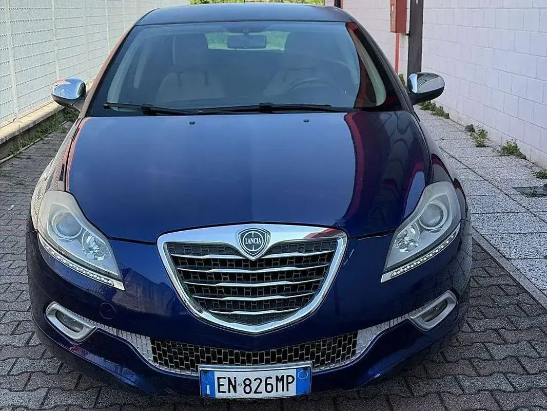 Usata Lancia Delta Gold 120 CV (88 kW) 2012 Blu Utilitaria
