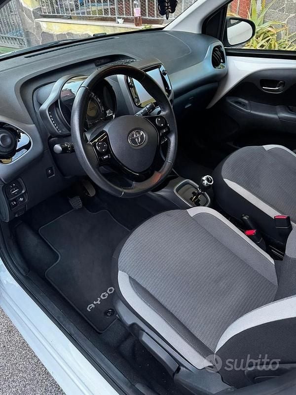 Usata Toyota Aygo 69 CV (50 kW) 2021 Bianco Utilitaria