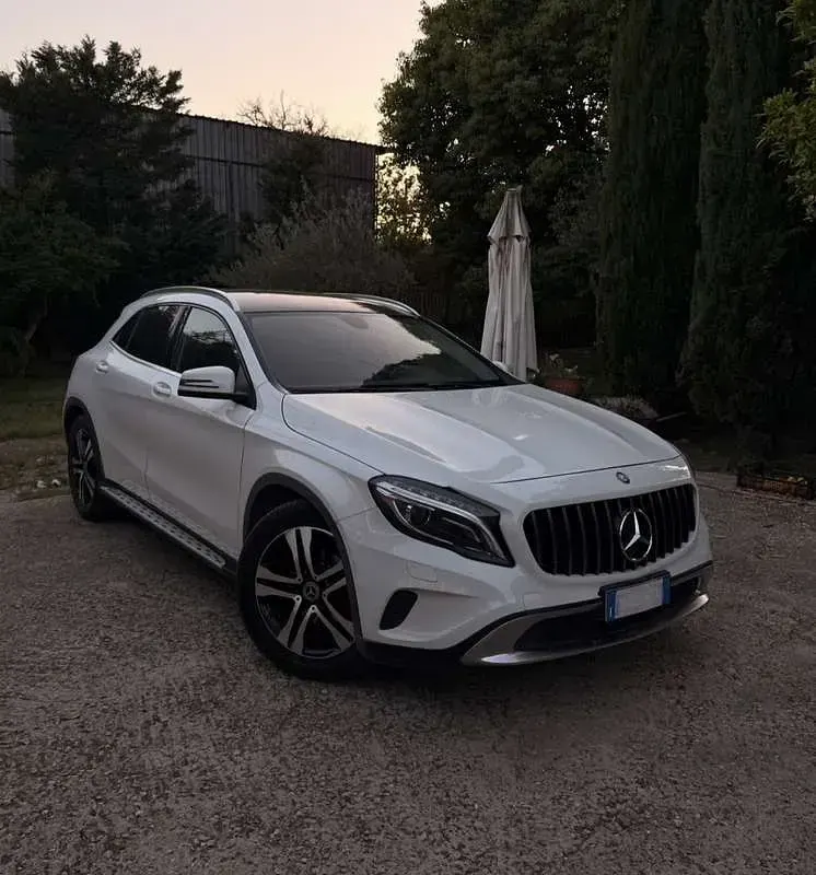 Usata Mercedes GLA180 121 CV (88 kW) 2015 SUV