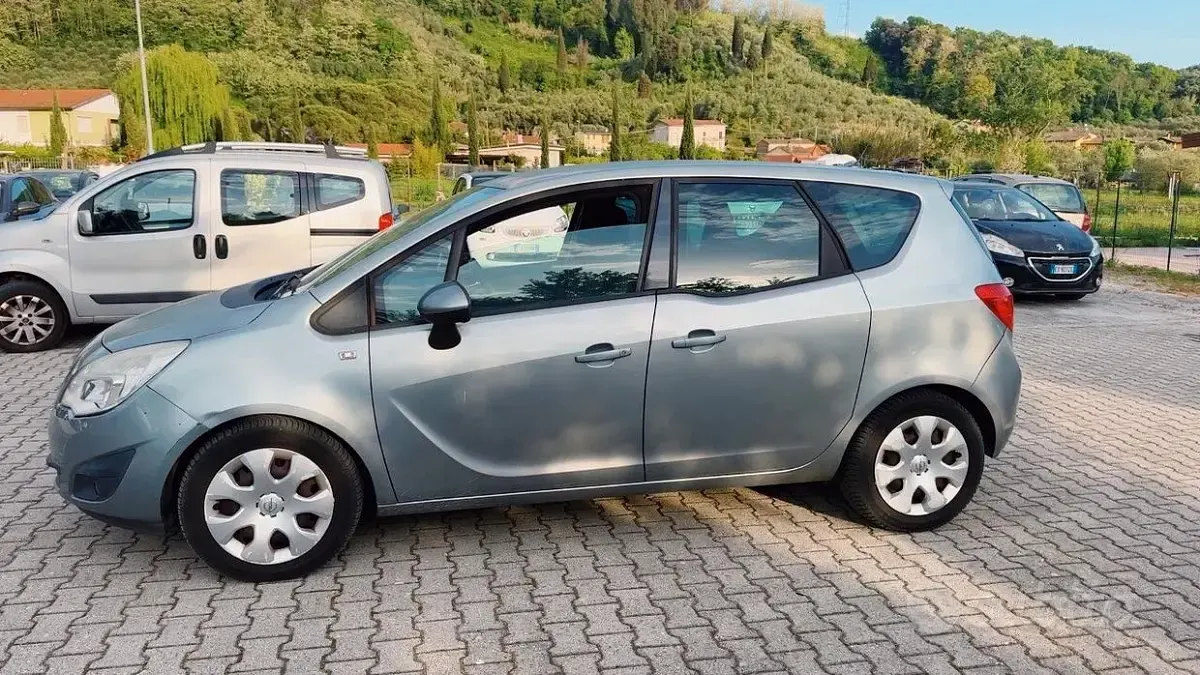 Usata Opel Meriva 120 CV (88 kW) 2013 Grigio Monovolume
