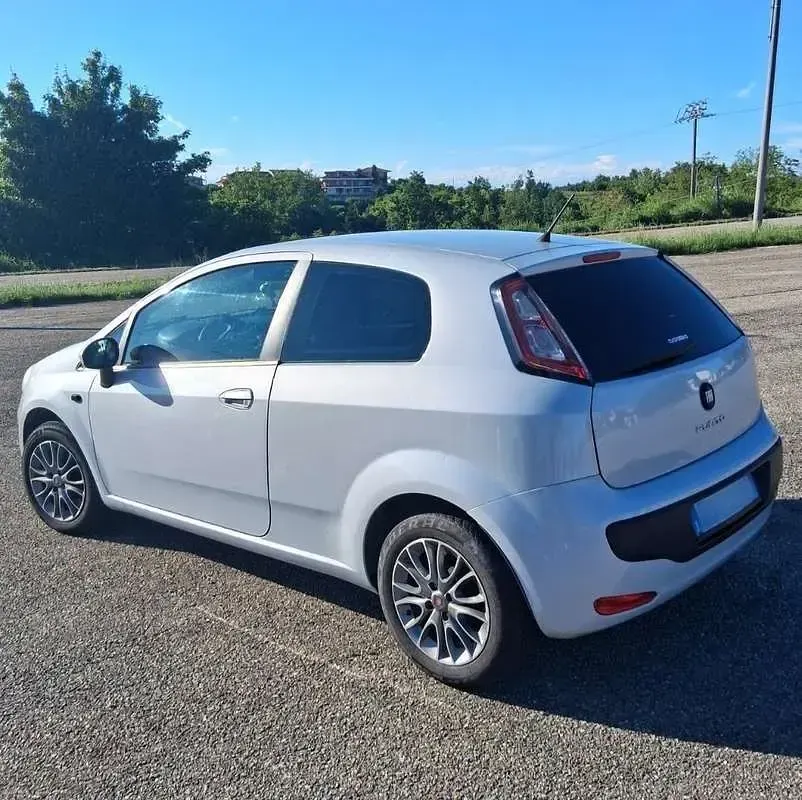 Usata Fiat Punto Evo S 69 CV (50 kW) 2011 Argento Utilitaria