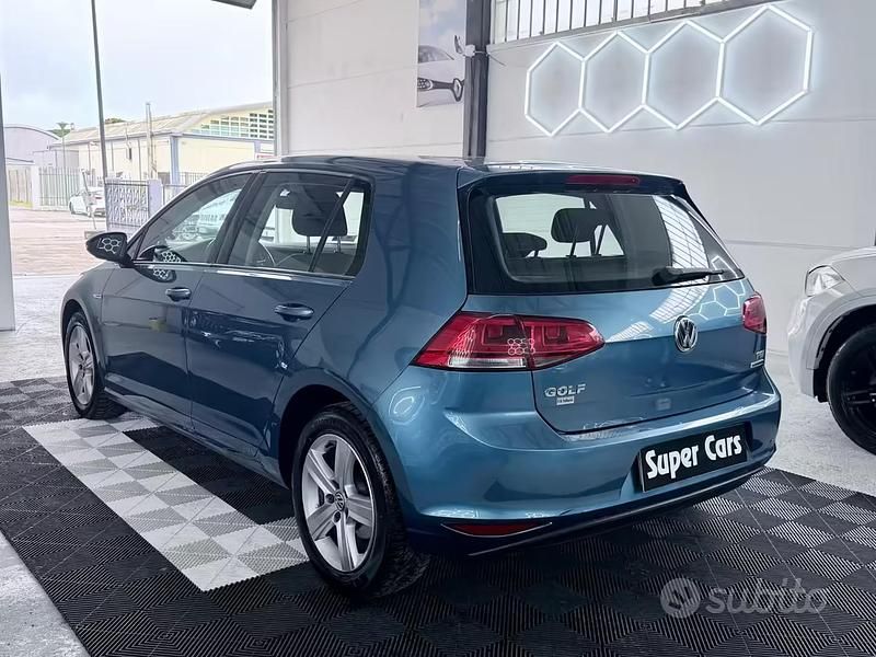 Usata VW Golf VII Highline 110 CV (80 kW) 2016 Blu Berlina