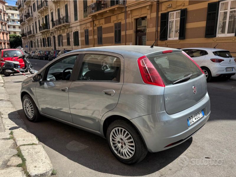 Usata Fiat Grande Punto 75 CV (55 kW) 2009 Grigio Utilitaria