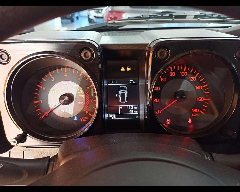 Nuova Suzuki Jimny 102 CV (75 kW) 2025 Argento siberia tetto nero met SUV