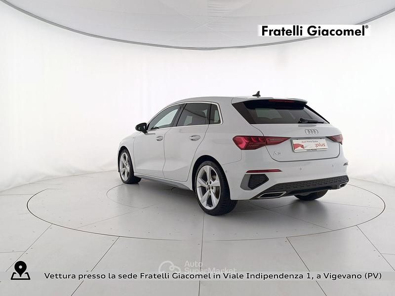 Usata Audi A3 S-Line 150 CV (110 kW) 2024 Bianco ghiaccio metallizzato Berlina