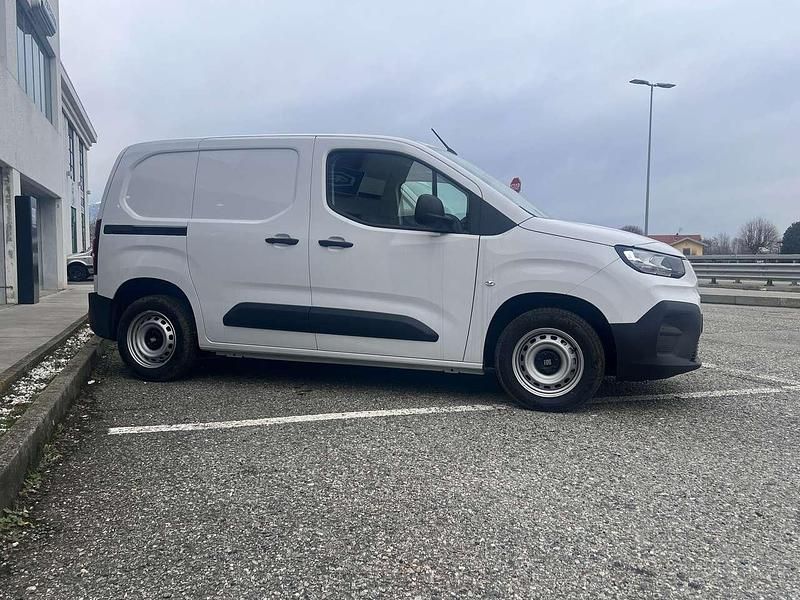Nuova Fiat Doblò 101 CV (74 kW) 2025 Bianco Monovolume