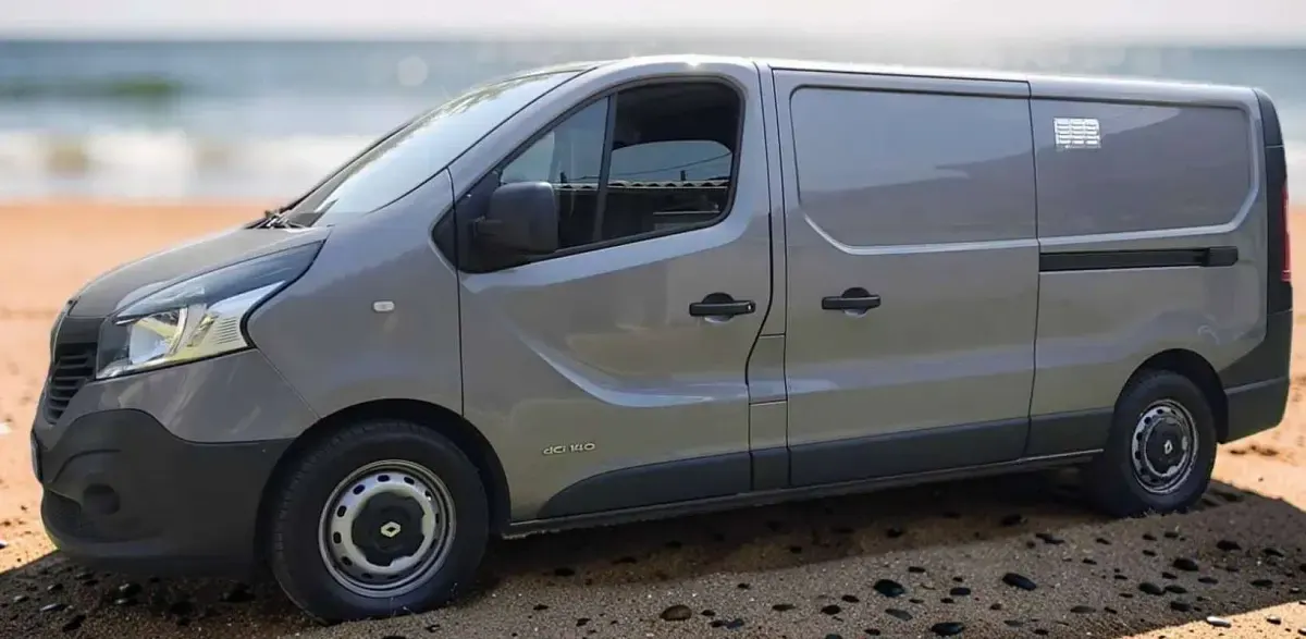 Usata Renault Trafic 140 CV (102 kW) 2016 Grigio Monovolume