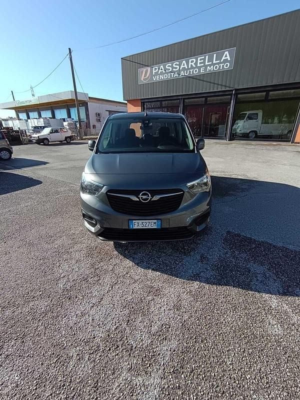Gray Usata 2019 Opel Combo Life Monovolume | 12.000 € (Ottimo prezzo) - Immagine 1/4