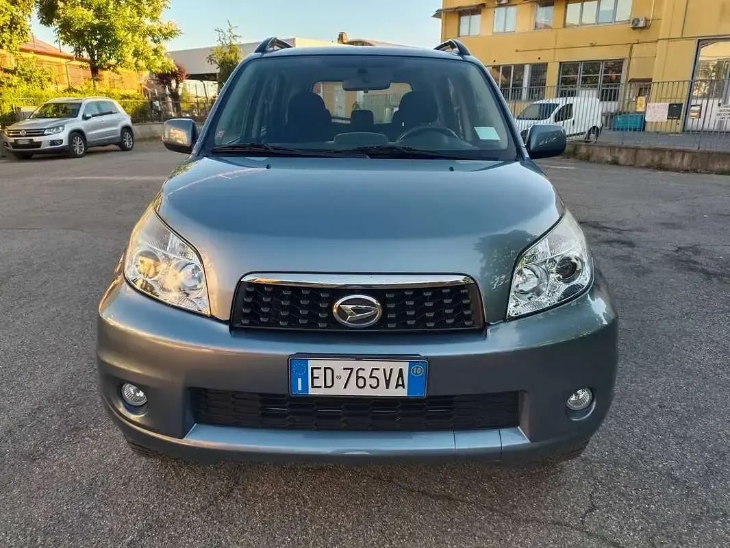 Usata Daihatsu Terios 105 CV (77 kW) 2010 Grigio SUV