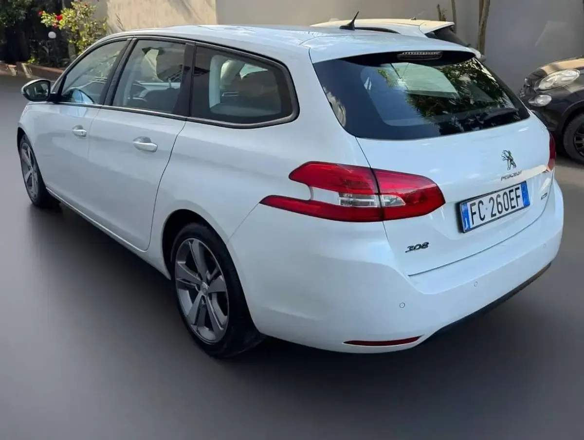 Usata Peugeot 308 SW Allure 120 CV (88 kW) 2015 Bianco Station wagon