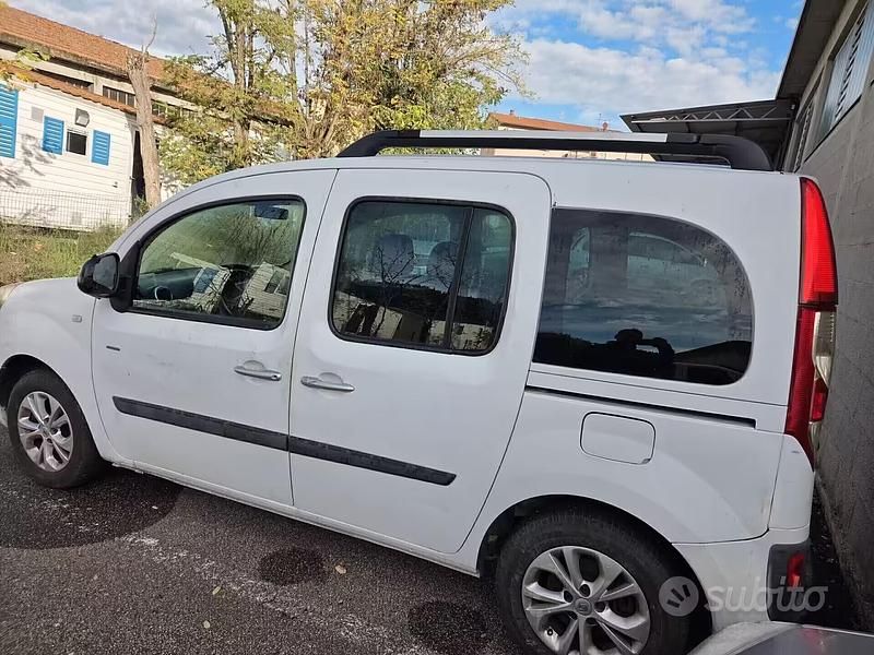 Usata Renault Kangoo 110 CV (80 kW) 2015 Bianco Monovolume