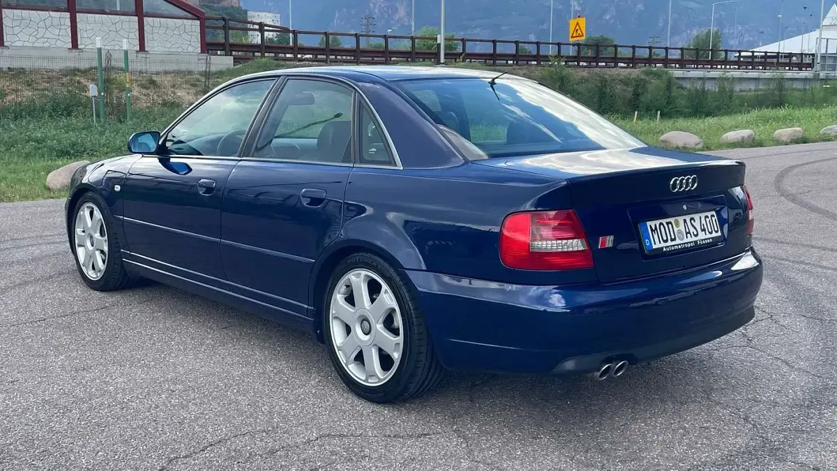 Usata Audi S4 Ambiente 264 CV (194 kW) 2000 Blu/azzurro Berlina