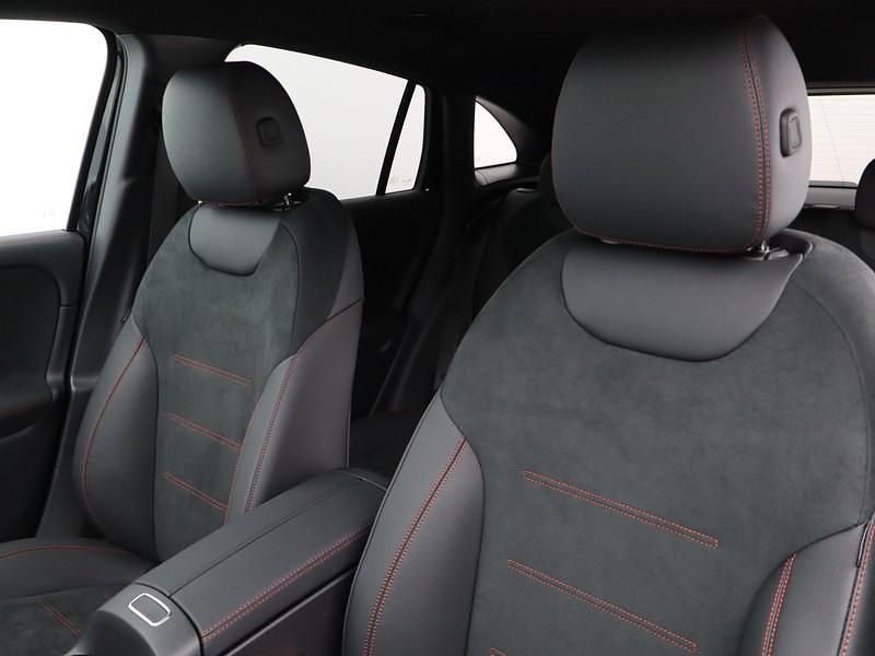 Nuova Mercedes EQA300 Advanced 139 kW (189 CV) 2026 Nero SUV