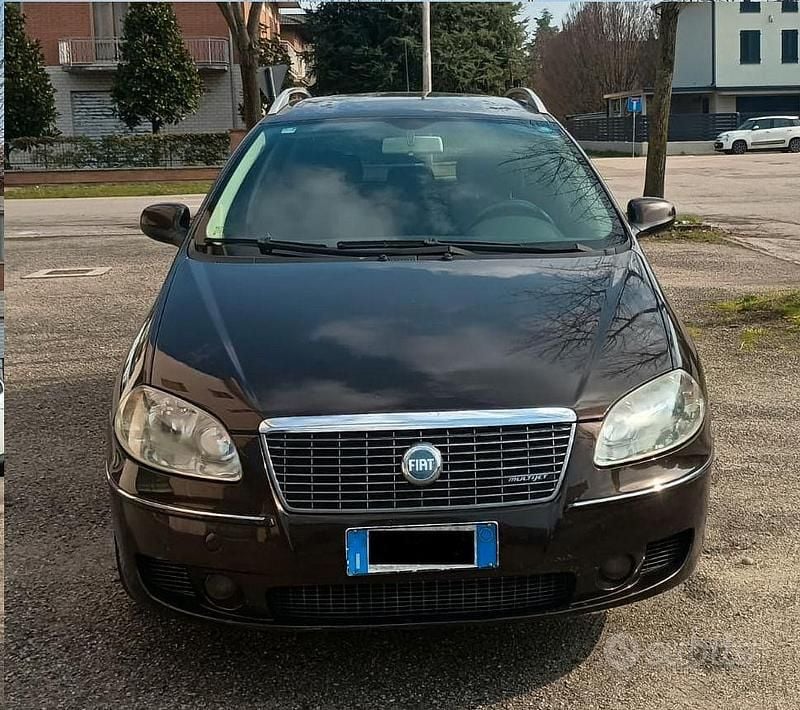 Usata Fiat Croma 150 CV (110 kW) 2007 Marrone Station wagon