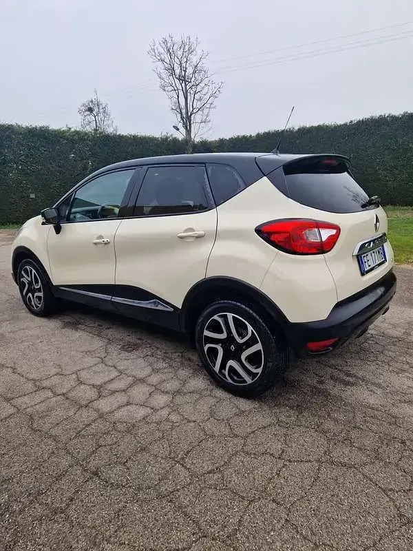 Usata Renault Captur 90 CV (66 kW) 2016 SUV