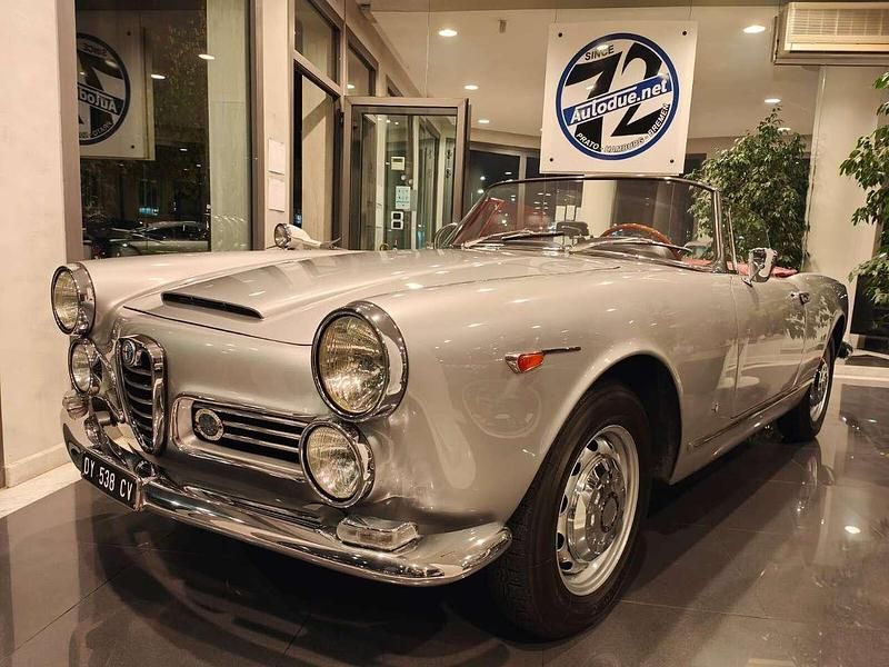 Usata Alfa Romeo 2600 145 CV (106 kW) 1963 Grigio Cabrio