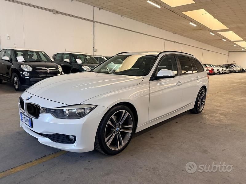 Begagnad BMW 318 Sport Line 143 HK (105 kW) 2013 Vit Kombi