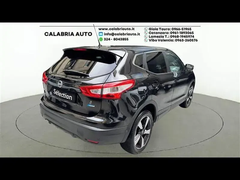 Usata Nissan Qashqai Acenta Premium 110 CV (80 kW) 2015 Nero(met.) SUV