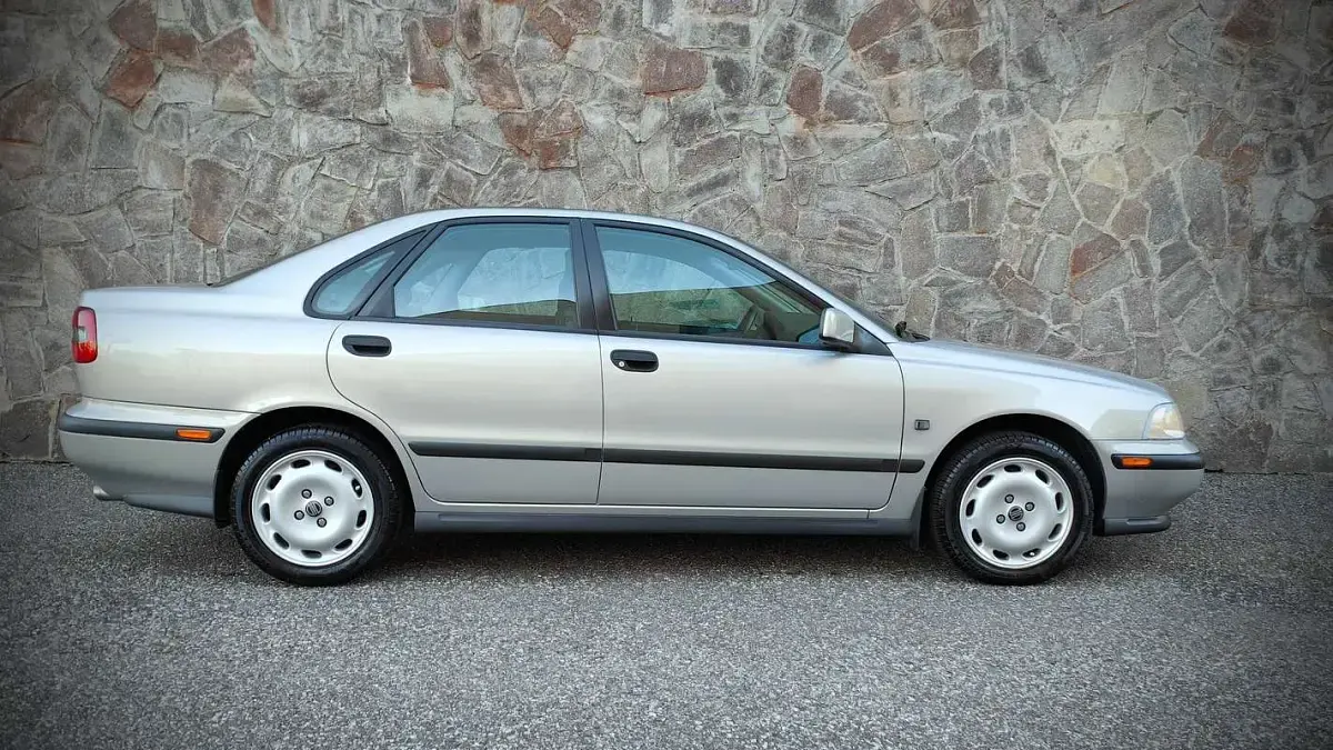 Usata Volvo S40 116 CV (85 kW) 1998 Argento Berlina