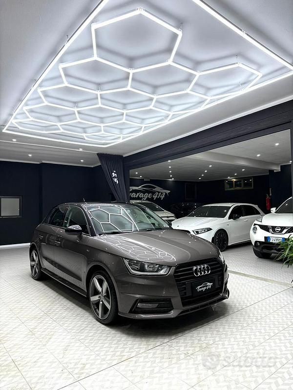 Marrone Usata 2017 Audi A1 Admired Due volumi | 14.000 € (Cara) - Immagine 1/4