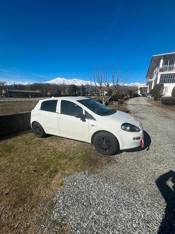 Usata Fiat Punto 69 CV (50 kW) 2018 Bianco Utilitaria