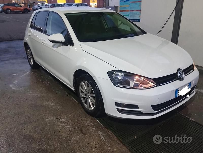 Usata 2014 VW Golf Tre volumi | 9500 € (Buon prezzo) - Immagine 1/4