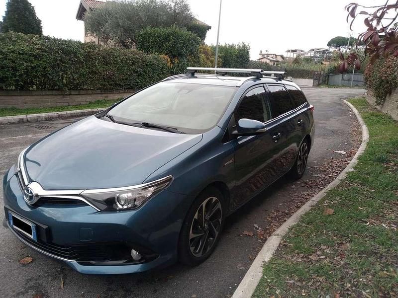 Usata Toyota Auris Hybrid Lounge 99 CV (72 kW) 2015 Station wagon