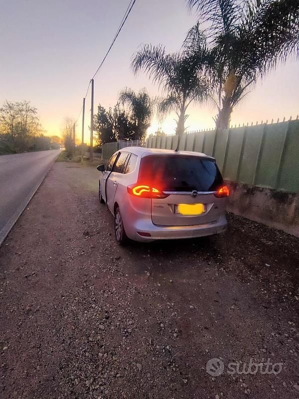 Usata Opel Zafira 150 CV (110 kW) 2013 Grigio Monovolume