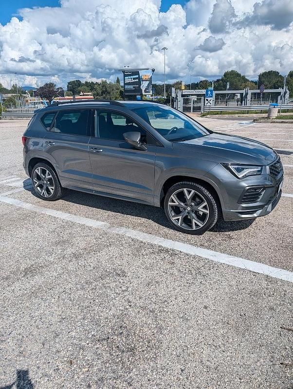 Grigio Usata 2024 Seat Ateca FR SUV | 29.000 € (Molto cara) - Immagine 1/4