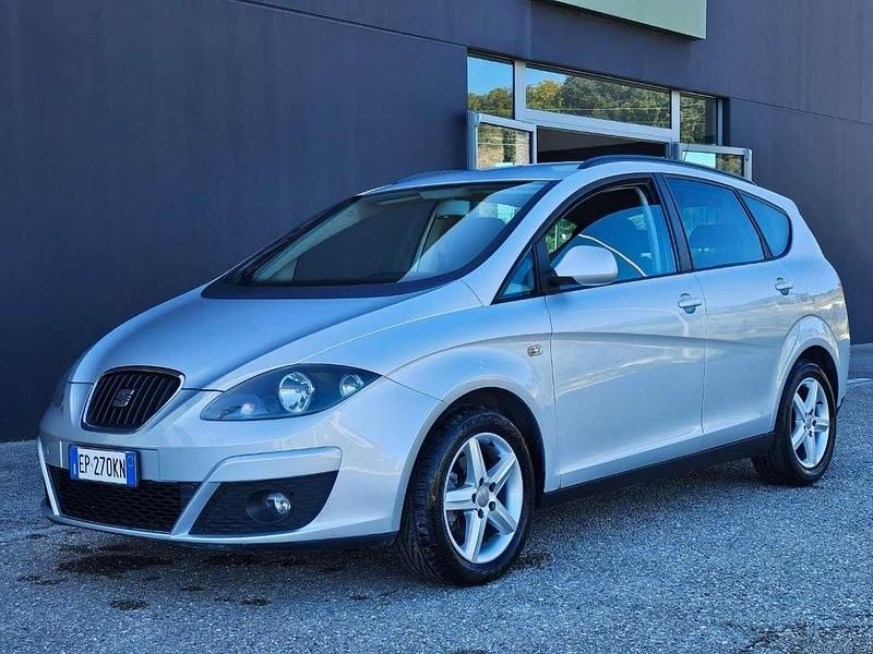 Argento Usata 2012 Seat Altea XL Reference Monovolume | 7900 € (Molto cara) - Immagine 1/4