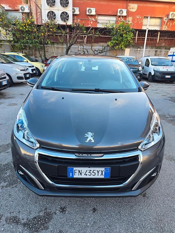 Usata Peugeot 208 Allure 68 CV (50 kW) 2018 Grigio Utilitaria