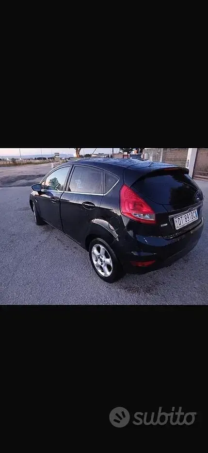Usata Ford Fiesta 68 CV (50 kW) 2009 Nero Berlina