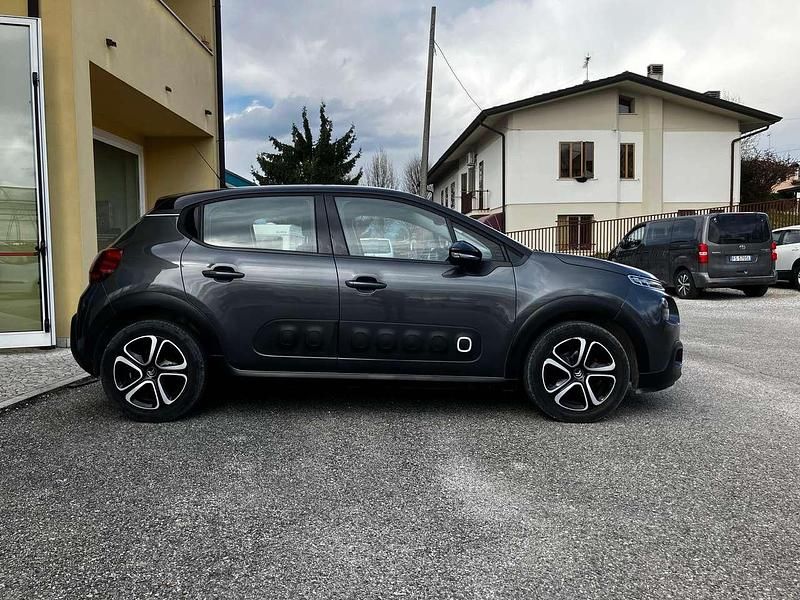 Begagnad Citroën C3 PureTech 110 HK (80 kW) 2017 Grå Sedan