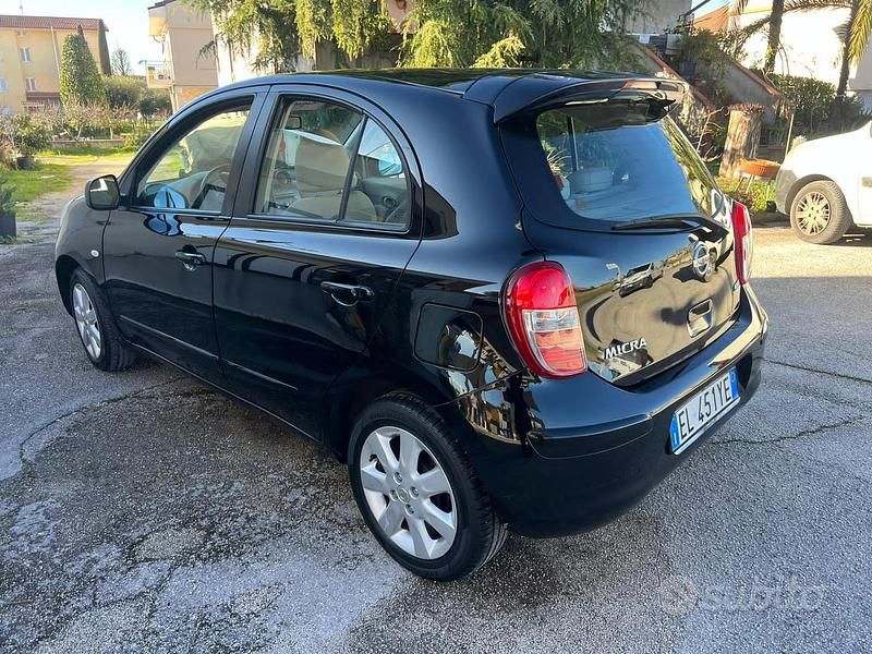 Usata Nissan Micra Tekna 98 CV (72 kW) 2012 Nero Utilitaria