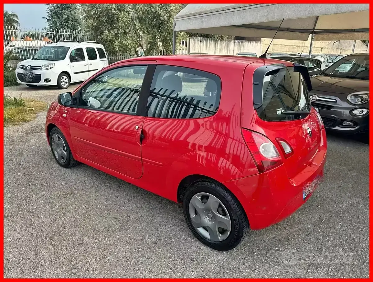Usata Renault Twingo Night&Day 75 CV (55 kW) 2014 Rosso Utilitaria
