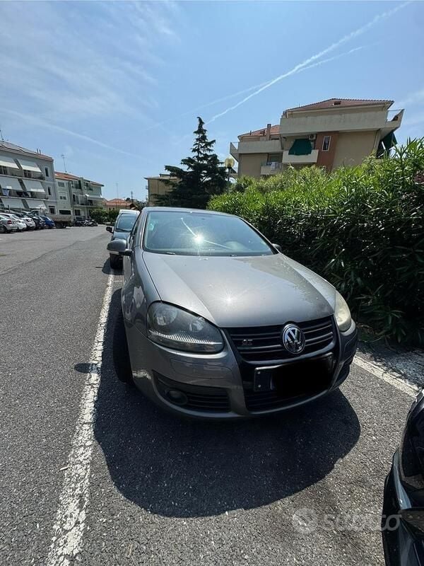 Grigio Usata 2007 VW Golf V GT Due volumi | 3150 € (Super prezzo) - Immagine 1/4