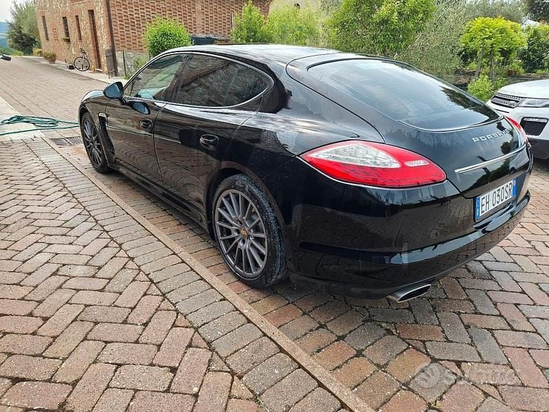 Usata Porsche Panamera 250 CV (183 kW) 2011 Nero Berlina