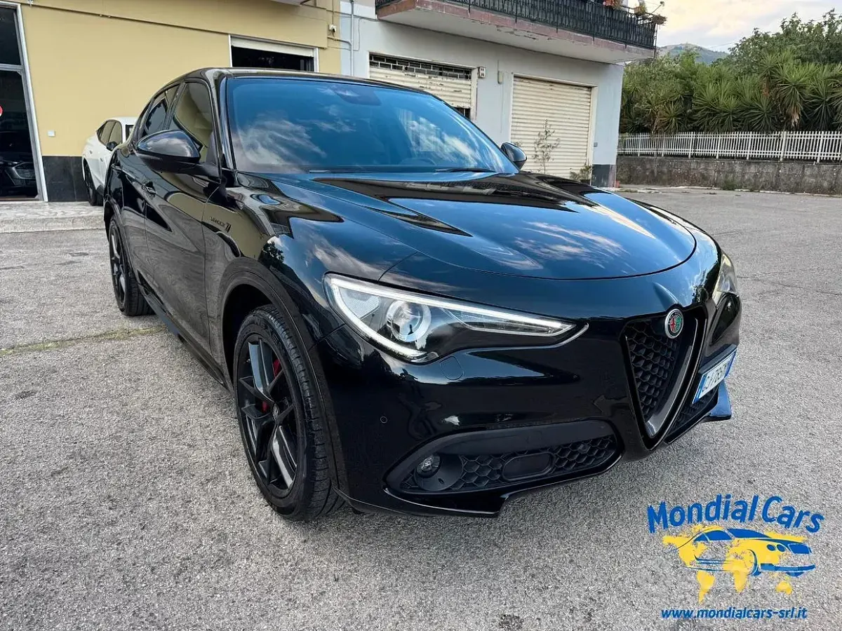 Usata Alfa Romeo Stelvio Veloce 209 CV (153 kW) 2022 Nero SUV
