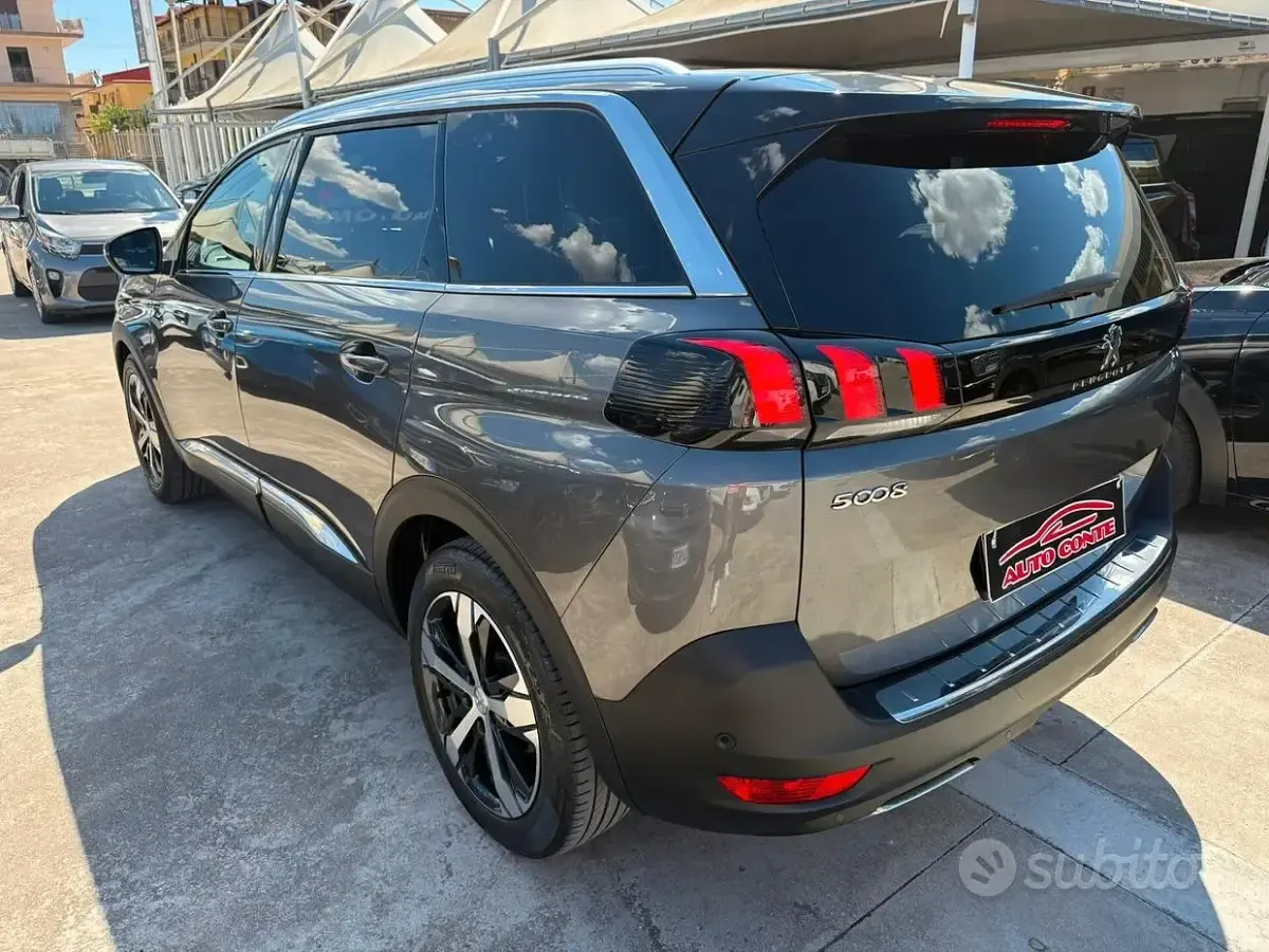 Usata Peugeot 5008 GT-line 120 CV (88 kW) 2017 Grigio Station wagon