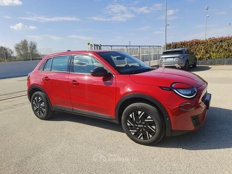 Usata Fiat 600 136 CV (100 kW) 2025 Rosso SUV