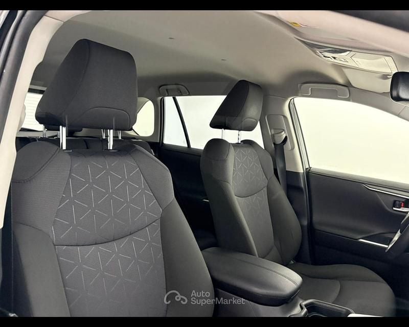 Usata Toyota RAV4 178 CV (130 kW) 2021 Nero SUV