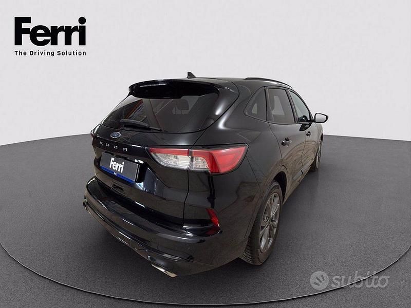 Usata Ford Kuga ST-Line 150 CV (110 kW) 2023 Nero metallizato SUV