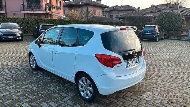 Usata Opel Meriva Cosmo 120 CV (88 kW) 2012 Bianco Monovolume