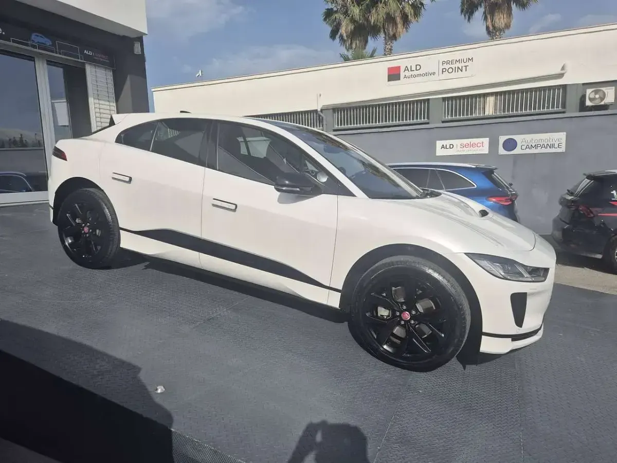 Usata Jaguar I-Pace SE 294 kW (400 CV) 2023 Ostuni pearl white SUV