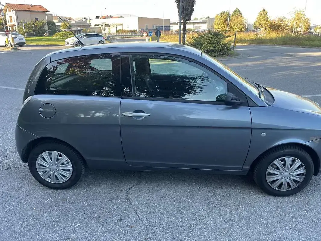 Usata Lancia Ypsilon 77 CV (56 kW) 2009 Utilitaria