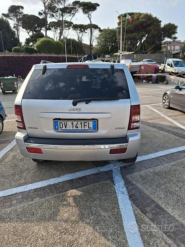 Usata Jeep Grand Cherokee Overland 218 CV (160 kW) 2009 Argento SUV