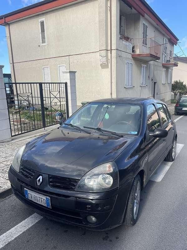 Usata Renault Clio II 82 CV (60 kW) 2005 Berlina