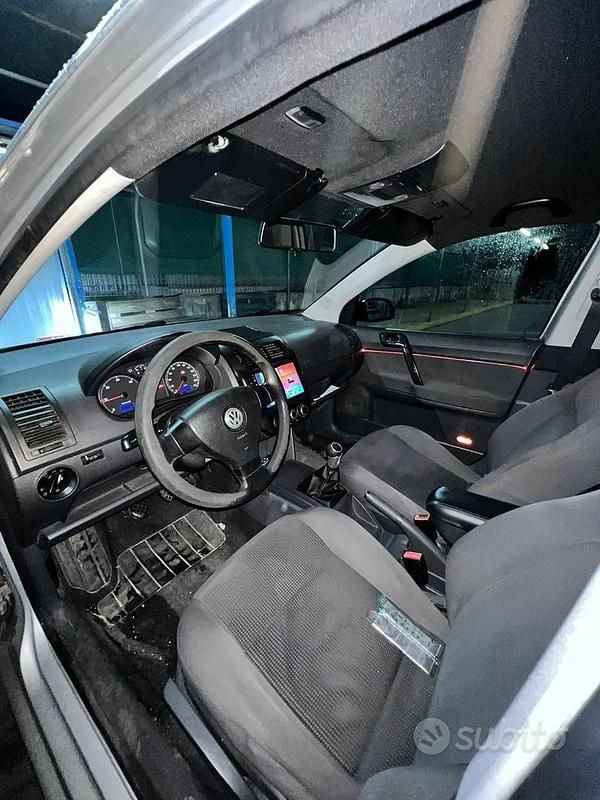 Usata VW Polo Sportline 69 CV (50 kW) 2007 Grigio Utilitaria