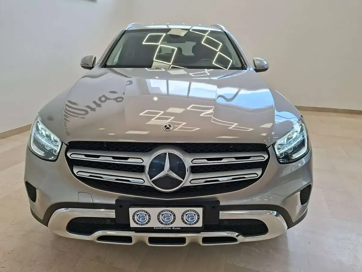 Usata Mercedes GLC220 Business 194 CV (142 kW) 2022 Grigio SUV